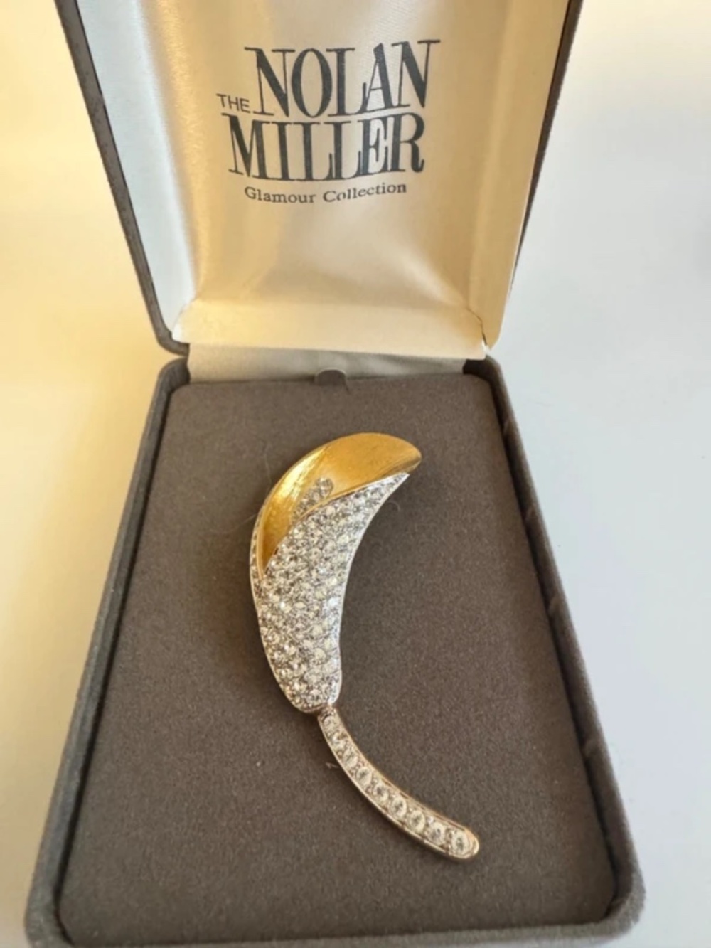 NIB Vintage Nolan Miller Glamour Collection Pave Crystal Calla Lily Brooch Pin